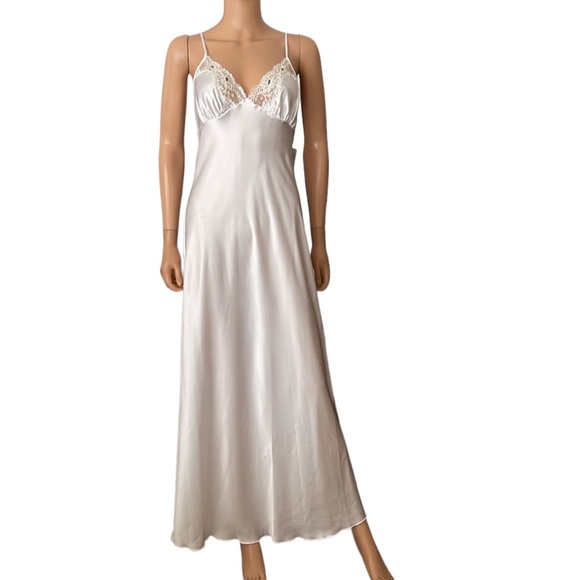 NWT Vintage Shirley of Hollywood white full length slip dress gown
